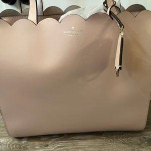 Kate Spade NWT Light Pink Scallop Leather purse